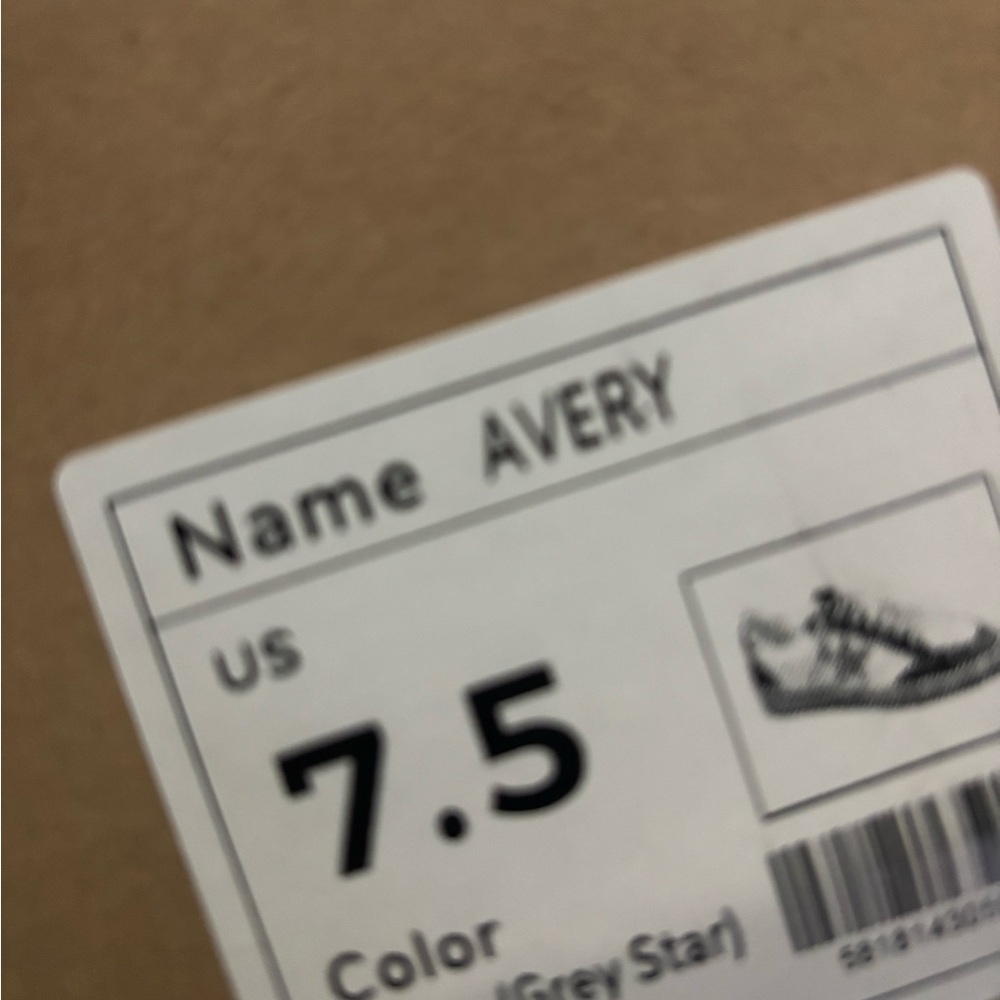Mi,iM White and Taupe Star Sneakers in size 7.5 . New still in box - Picture 10 of 13